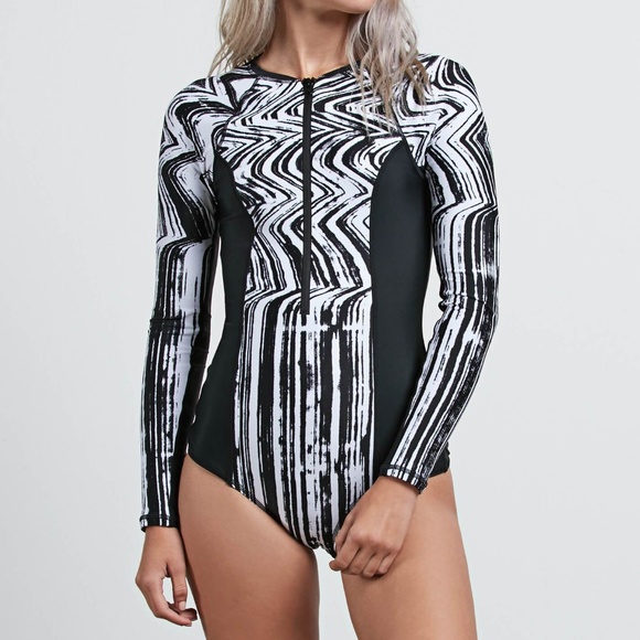 SALE!! Volcom Rashguard Bodysuit - Picture 2 of 3